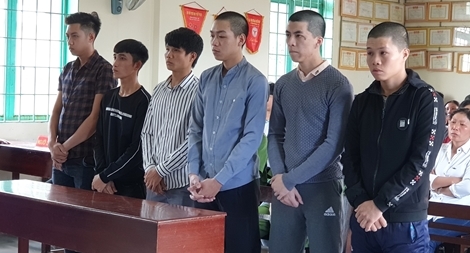 “Đi bão” đánh người chết vì cho rằng bị nhìn đểu