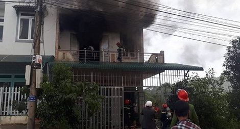 Chơi đèn lồng gây cháy nhà