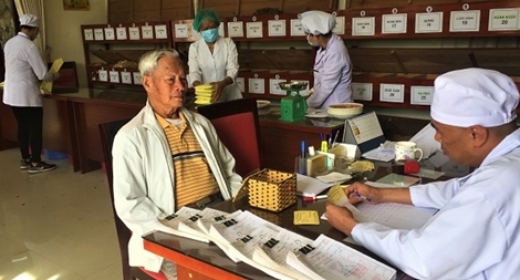 Thiếu khẩu trang, một cơ sở khám chữa bệnh ngừng hoạt động