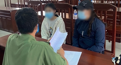 Nữ sinh lớp 9 làm giả văn bản nghỉ học để... đùa bạn