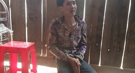 Chối không được, đối tượng buôn ma túy quỳ gối xin tha