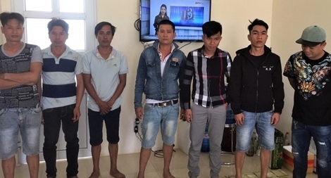 Sòng bạc trong căn nhà hoang