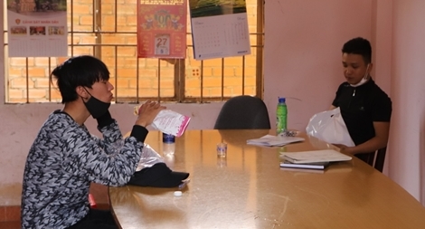 Hai thanh niên nhập viện vì cái 'nhìn đểu' lúc nửa đêm