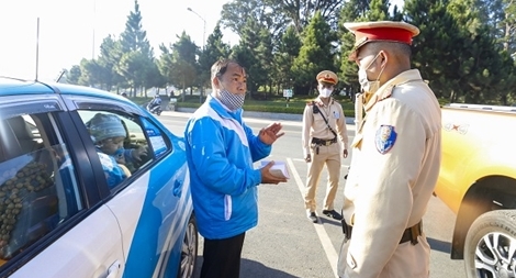 Phạt 40 triệu đồng tài xế uống rượu, không có GPLX