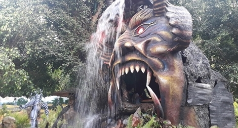 Khu du lịch Quỷ Núi đóng cửa chỉnh sửa tượng sau khi bị chê phản cảm