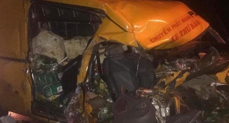 Xe tải tông xe thư báo ở Lâm Đồng, 3 người thương vong