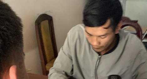 Bắt 3 lâm tặc cưa trộm 11 cây cổ thụ hơn trăm tuổi