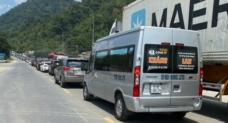 Đường lên Đà Lạt “tê liệt”