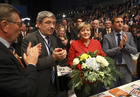 Thủ tướng Angela Merkel tái đắc cử Chủ tịch Đảng CDU