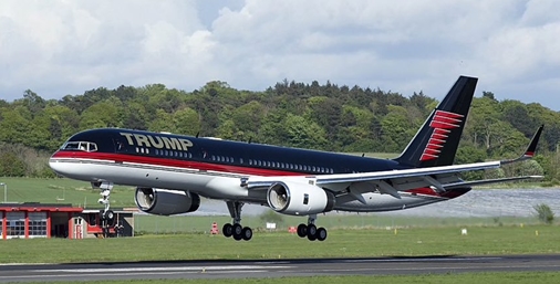 Chuyên cơ riêng của ông Trump đổi tên giống “Võ sĩ quyền anh”