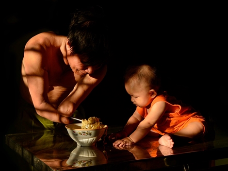 Nghẹn ngào xem những bức ảnh về gia đình Việt