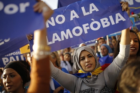 Nhà vua Tây Ban Nha cùng nửa triệu người tuần hành rầm rộ chống khủng bố 