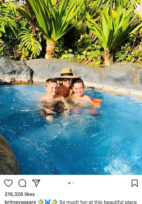 Lâu rồi mới thấy Britney Spears rạng rỡ đến vậy 