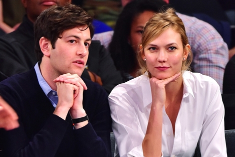 Siêu mẫu Karlie Kloss tiết lộ về BFF nhưng "lơ đẹp" Taylor Swift 