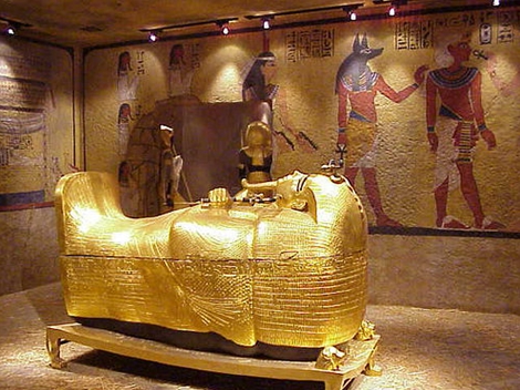 Phát hiện bất ngờ bên trong lăng mộ Pharaon trẻ nhất Ai Cập 