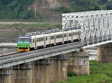 Liên Triều "bắt tay" hiện đại hóa đường sắt xuyên biến giới  