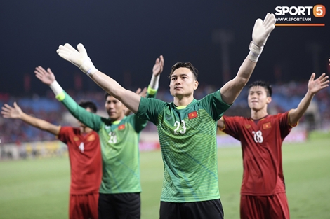 Đường dây nóng hỗ trợ cổ động viên Việt Nam tại Malaysia