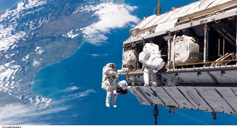 NASA mở tour lên ISS với chi phí "khủng"