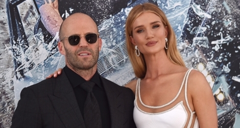Siêu mẫu Rosie Huntington "tâm sự mùa COVID"