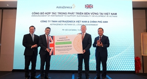 Anh tặng hệ thống điện mặt trời cho các trung tâm y tế Việt Nam 