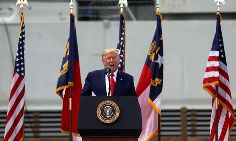 Vì sao ông Trump kêu gọi cử tri bang chiến địa bỏ phiếu 2 lần?