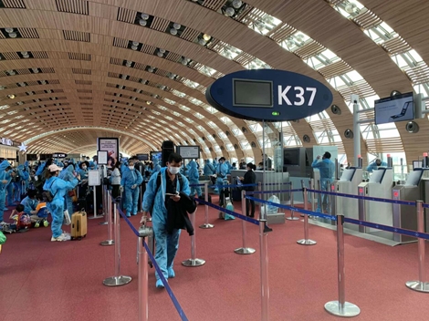 Đưa công dân từ Pháp, Morocco, Chile về nước an toàn 