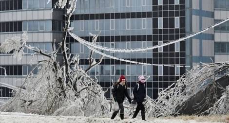 Vladivostok tê liệt vì cơn mưa băng