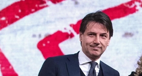 Thủ tướng Italia đệ đơn từ chức 