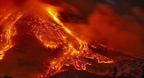 Sức hủy diệt "khôn lường" của ngọn núi lửa mạnh nhất châu Âu