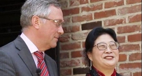 Vợ Đại sứ Bỉ tại Hàn Quốc lại bị tố tát nhân viên vệ sinh 