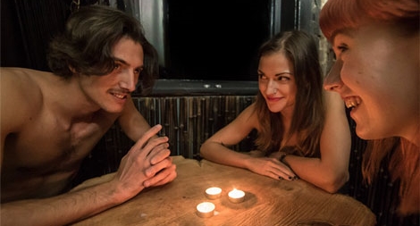 Kỳ quái nhà hàng khỏa thân ở Nhật và Anh