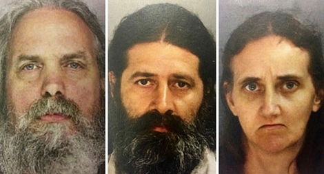 Lật mặt kẻ dùng tiền để sống chung với 12 bé gái hàng xóm