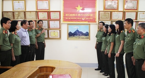 Gặp mặt nhân dịp kỷ niệm 40 năm Ngày thành lập Phòng Bưu chính CAND