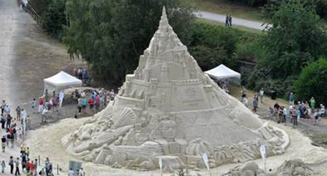 Lâu đài cát cao nhất thế giới