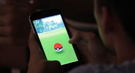 Mất chức dân biểu vì... chơi Pokemon Go