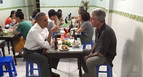 Đầu bếp kể về bữa bún chả 'phi thường' với Obama ở Hà Nội