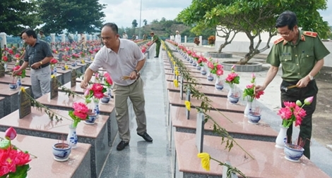 Chung tay xây dựng hoàn thiện Nghĩa trang liệt sỹ Kbang