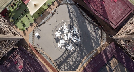 Bức bích họa khổng lồ