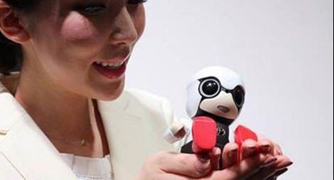 Robot em bé dành cho những phụ nữ đơn thân