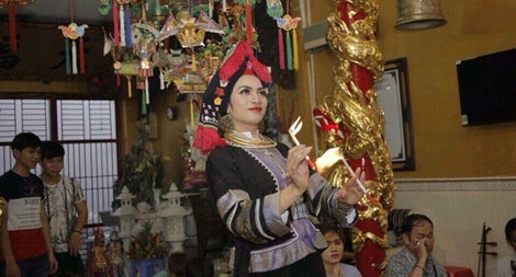 Tìm về giá trị cội nguồn