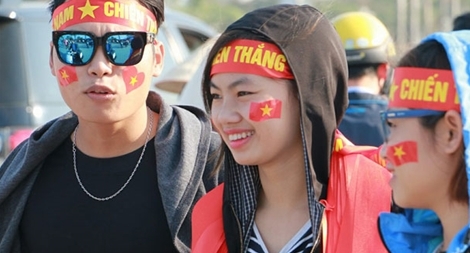 Rực đỏ trước "chảo lửa" Mỹ Đình