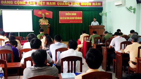 Tổ chức diễn đàn “Cảnh sát giao thông lắng nghe ý kiến nhân dân”