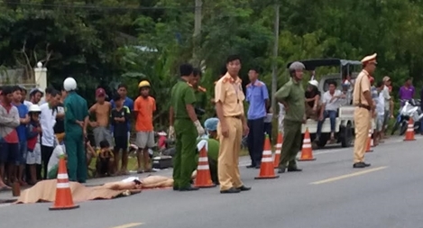 Xe khách Phương Trang tông chết hai người trên quốc lộ