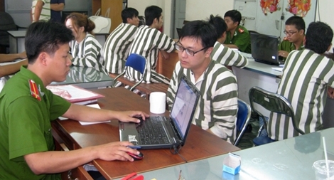 Mất tiền tỷ vì trai Tây có "thừa kế"