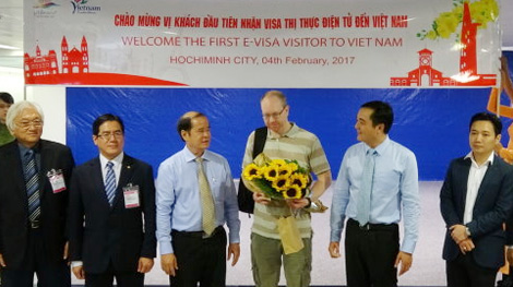 Đón vị khách quốc tế đầu tiên sử dụng thị thực điện tử
