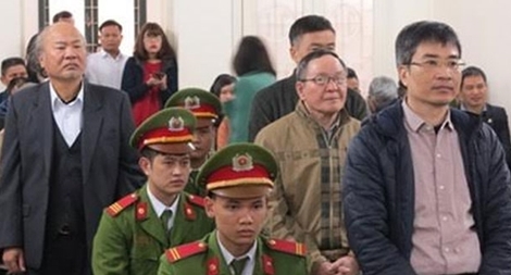 Cựu Tổng Giám đốc Vinashinlines chối tội trong ngày đầu xét xử