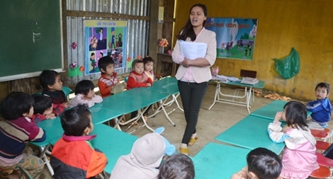 Gieo chữ trên đỉnh Trà Vân