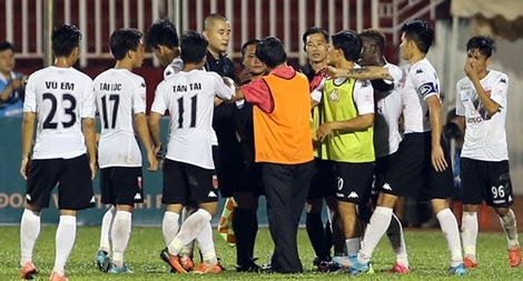 Vấn Đề V.League: Nhà tài trợ đang nghĩ gì?