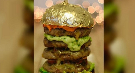 Bánh hamburger dát vàng