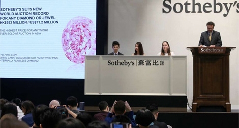 Viên kim cương đắt kỷ lục trong lịch sử bán đấu giá